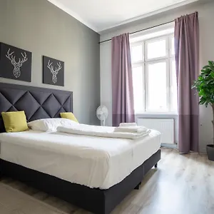 https://beautiful-new-apartment-near-city-center.vienna-besthotels.com
